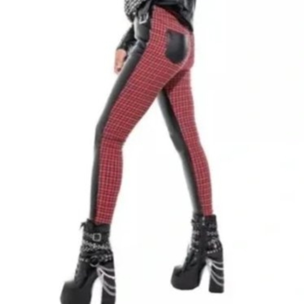 Akira Pants Small